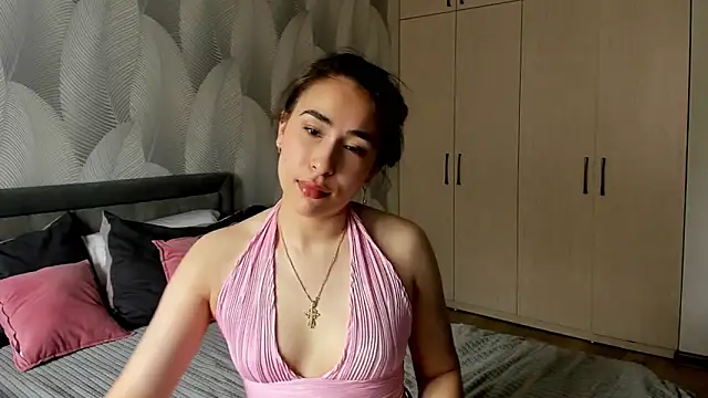 Bambiii bby online show from June 11, 7:05 am
