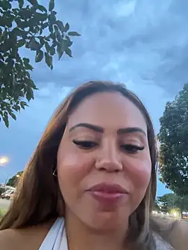 lariic online show from March 9, 9:29 pm