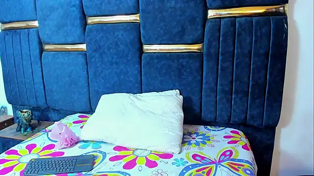 skaysanchez1 online show from April 10, 7:42 pm