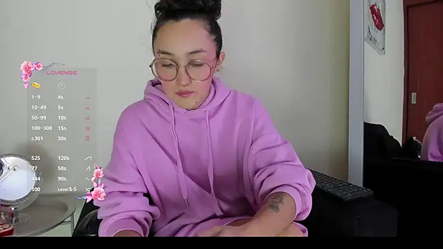 its  angelica  online show from October 1, 8:25 pm