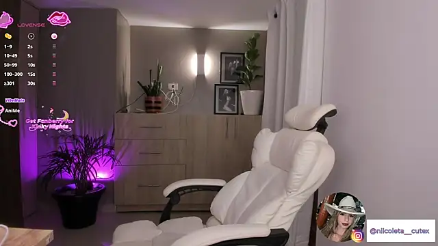 Niicoleta online show from April 11, 7:45 am