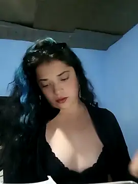 Elvishcassie  online show from December 22, 11:30 pm