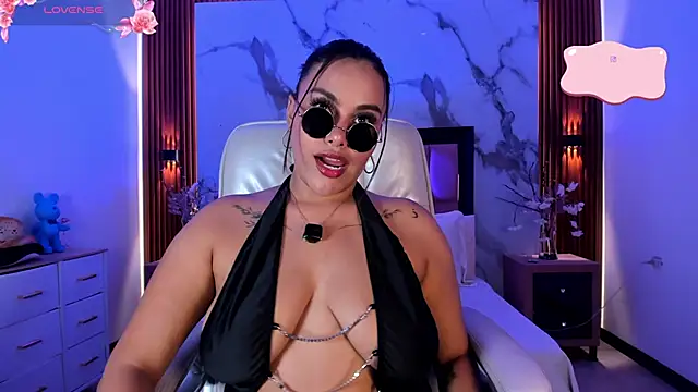 Jeen Taylor online show from April 22, 8:17 pm