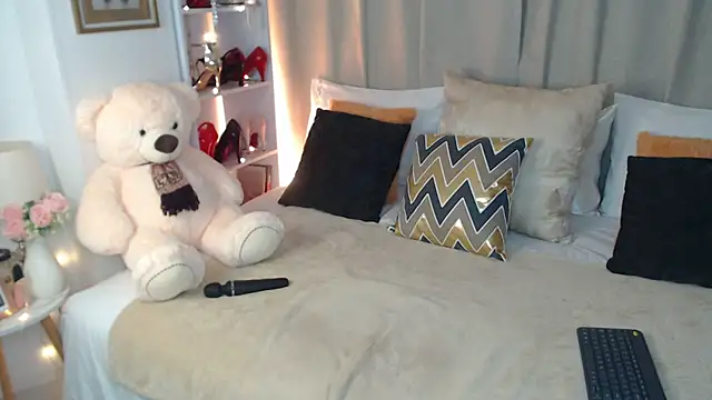 Anna Richie online show from April 2, 1:36 am