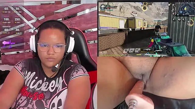 MhiaRey online show from October 31, 1:26 pm