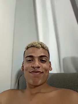 Leo bunny hot online show from April 5, 12:31 am