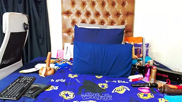 Hotxbums22 online show from February 14, 2:52 pm