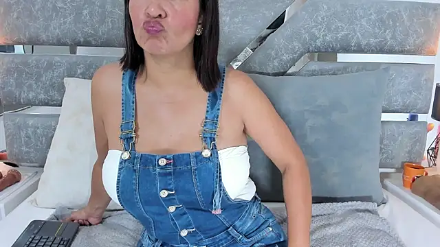 Slut Milf  online show from April 6, 3:35 pm