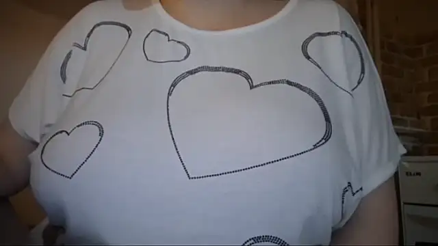 AalinnaK online show from January 10, 12:15 am