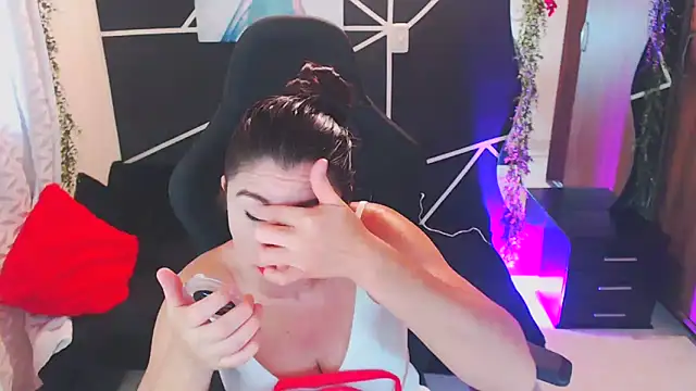 LUCY LI online show from April 22, 6:05 pm