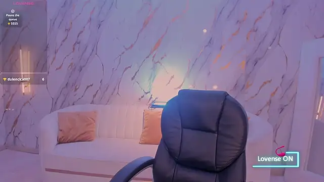 MaddisonLowe online show from October 10, 5:56 am