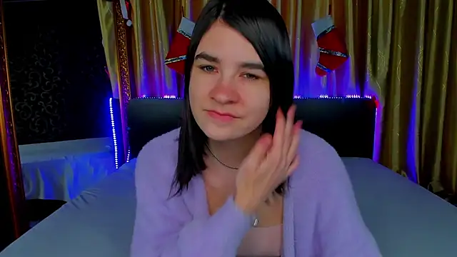  Polly Love  online show from February 1, 7:07 am