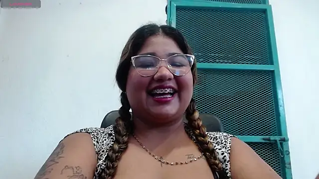 Snapshot of Gabycutee chatting on September 12, 9:33 pm Gabycutee online show from September 12, 9:33 pm