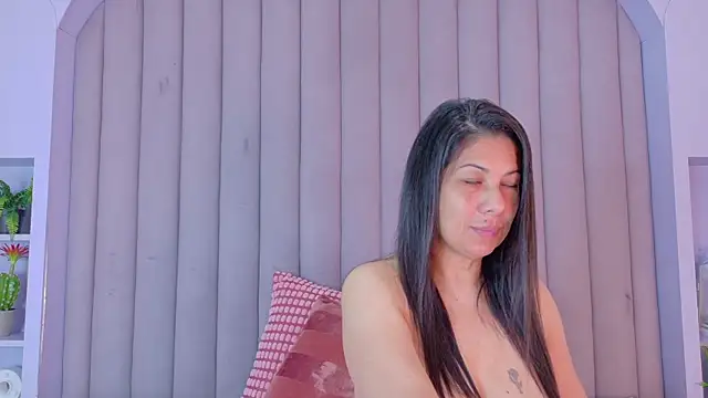 JaylaScott   online show from April 25, 11:46 am