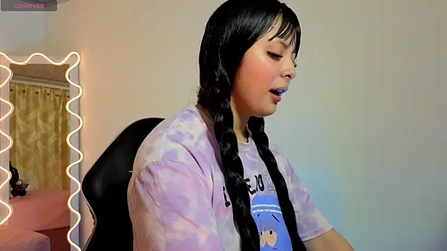 hina tay online show from November 4, 3:33 am