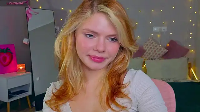 Red  Candy online show from December 2, 9:22 am