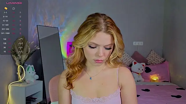 Red  Candy online show from September 23, 10:46 am