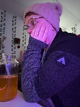 Sweetleeahxx online show from March 7, 12:45 pm