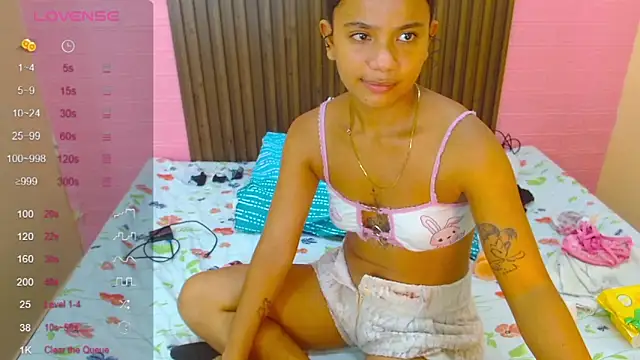 Snapshot of Angelica_Blue chatting on September 20, 4:05 pm Angelica Blue online show from September 20, 4:05 pm