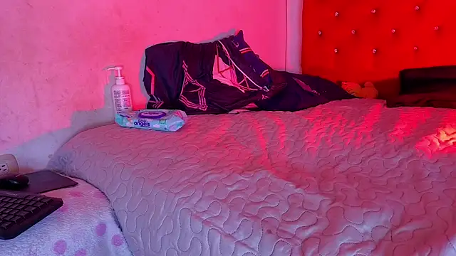 Agatha humidity online show from April 27, 8:17 pm