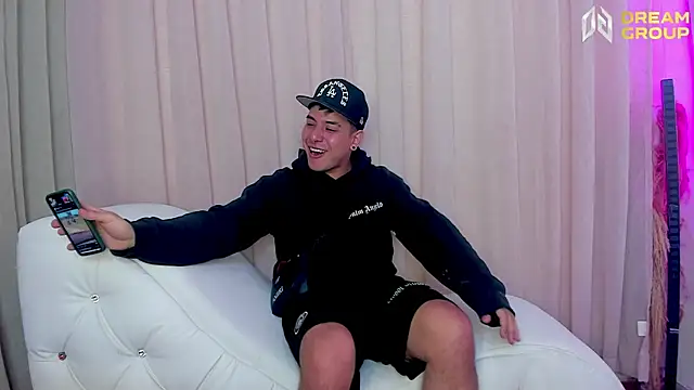 Yourslust  online show from April 26, 1:36 am