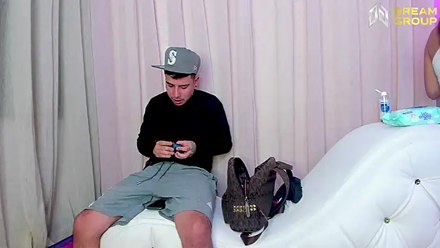 Yourslust  online show from April 20, 8:23 pm