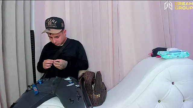 Yourslust  online show from March 29, 8:30 pm