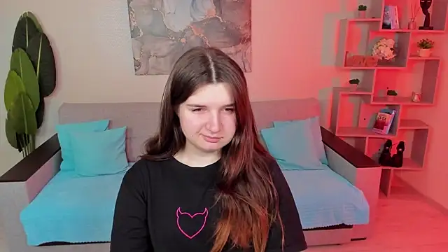 BonneyLove online show from March 30, 5:45 pm