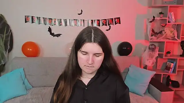 BonneyLove online show from October 16, 9:50 pm