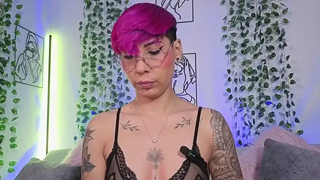 MiaMorgan  online show from April 23, 2:08 pm