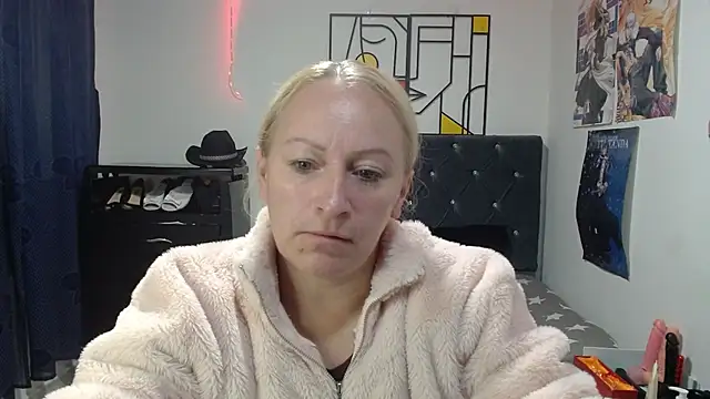 emperabigbootybigass online show from April 21, 12:23 pm