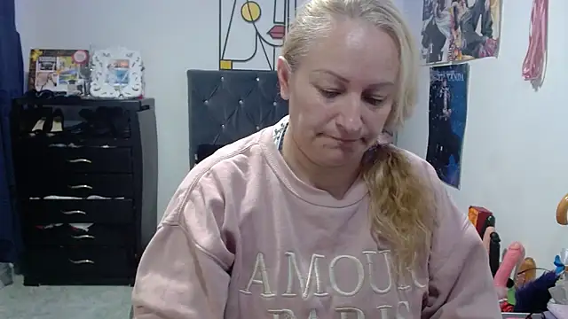 emperabigbootybigass online show from April 27, 12:24 pm