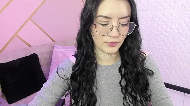 Violetaa diazz online show from October 4, 9:30 pm