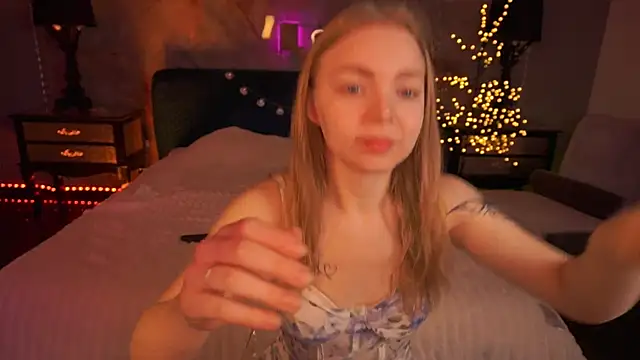 EmilySunshineS online show from April 27, 6:32 am