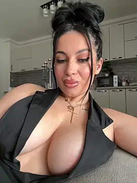 melissablack online show from February 5, 9:01 am