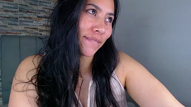 Snapshot of _joy_yva chatting on September 30, 4:23 pm joy yva online show from September 30, 4:23 pm