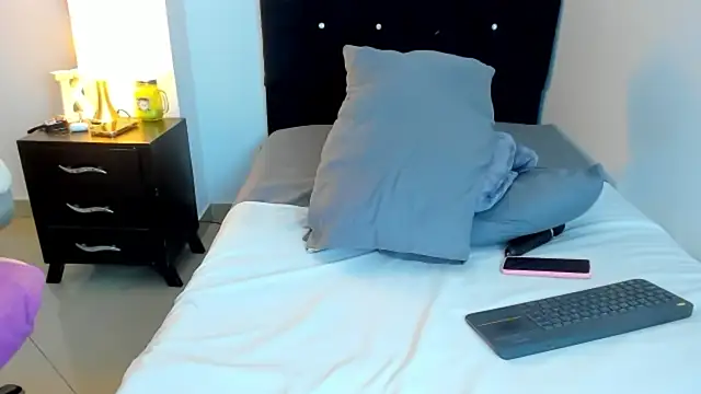 kathyajhonss online show from April 28, 12:52 am