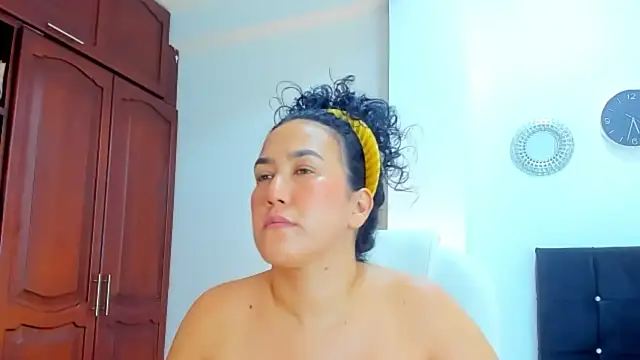 kathyajhonss online show from April 6, 10:33 pm