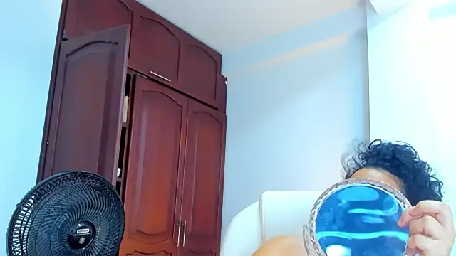 kathyajhonss online show from April 25, 8:39 pm