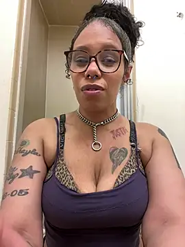 Princess Desirae online show from April 25, 5:10 am