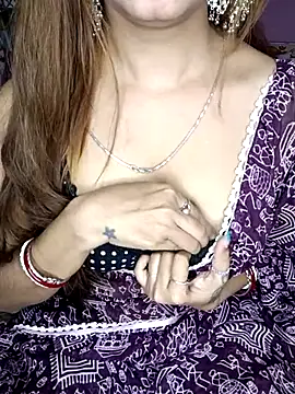 Its ur Ayesha online show from November 11, 9:01 pm