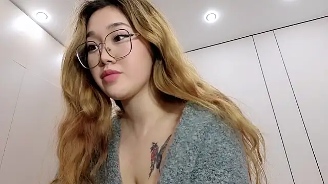 Jennatyan online show from December 17, 2:21 pm