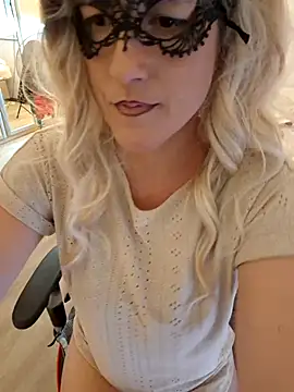 SexyLayla1 online show from April 19, 11:54 am