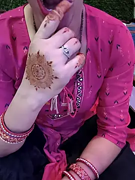 kaveerpooja947 online show from November 15, 5:25 pm