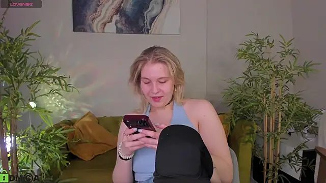 Colleen Blake online show from June 16, 5:25 pm