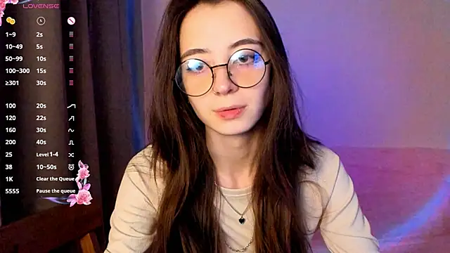 Snapshot of EvaBradley chatting on October 18, 6:31 pm EvaBradley online show from October 18, 6:31 pm