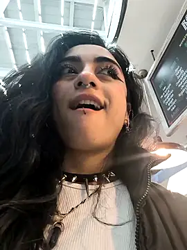 Lila Desiree online show from November 11, 10:40 pm