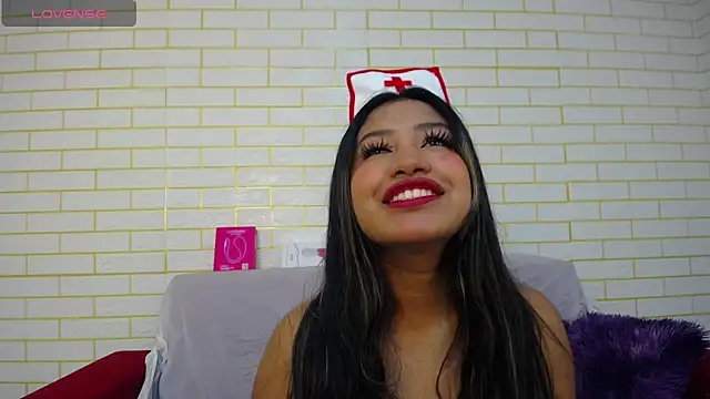 Snapshot of ricura_mily chatting on October 19, 4:25 am ricura mily online show from October 19, 4:25 am