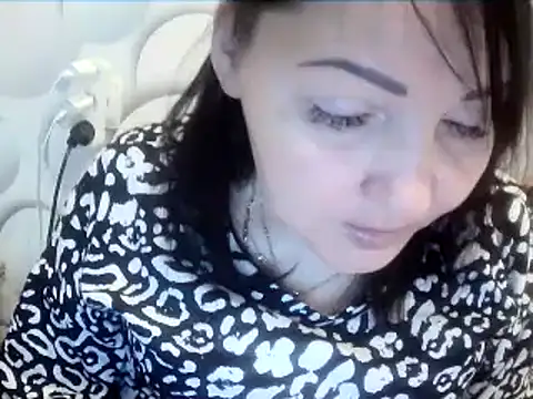 ClaireSunset online show from April 25, 5:32 pm