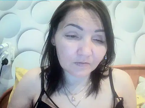 ClaireSunset online show from April 27, 6:05 pm